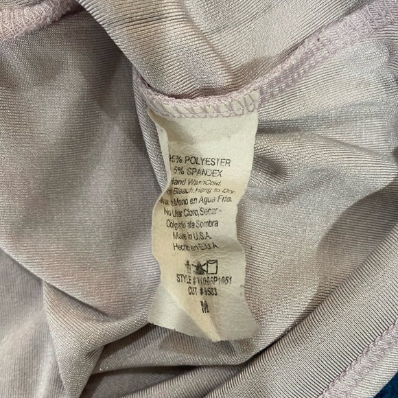 Preloved flowy tank top - Picture 3 of 3